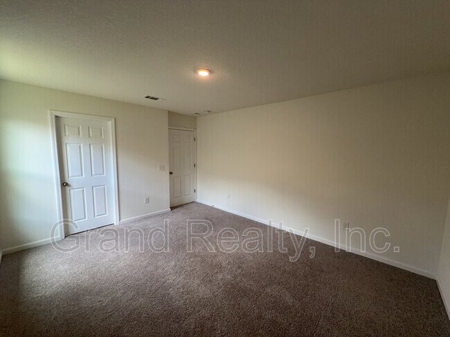 Building Photo - 4316 Jitterbug St