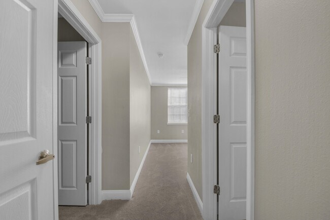 Building Photo - 537 Wingspan Way