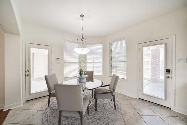 Building Photo - 14015 Falcon Heights Dr