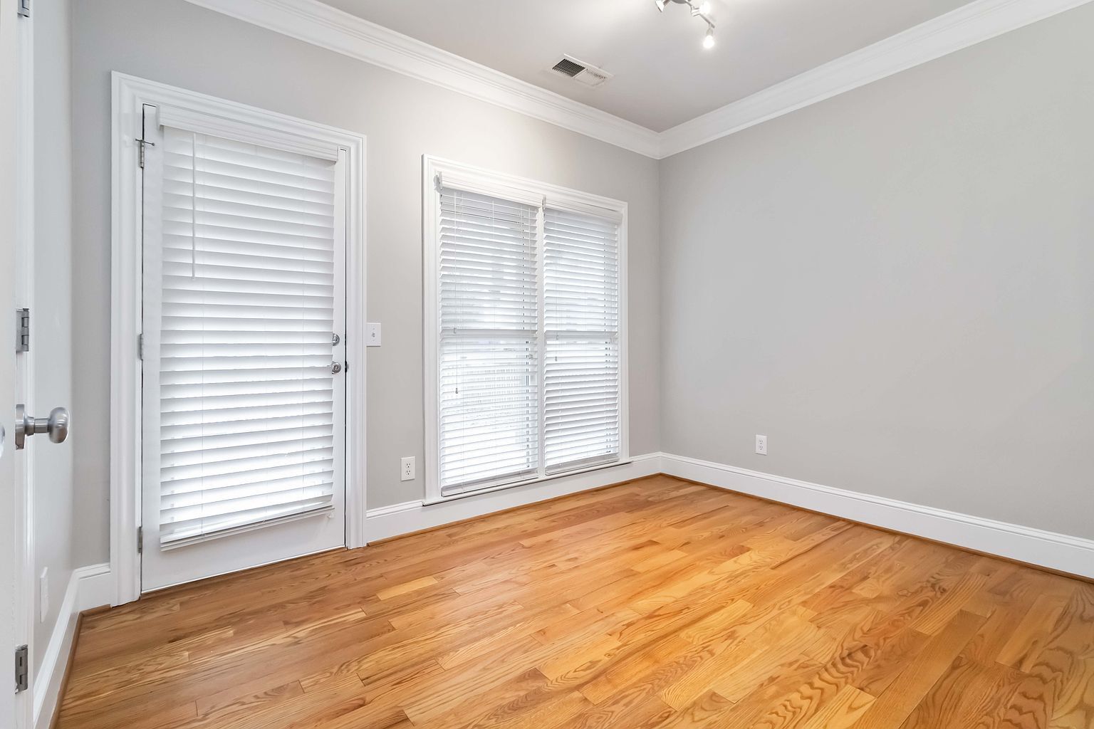 Building Photo - 1529 Gilstrap Ln NW