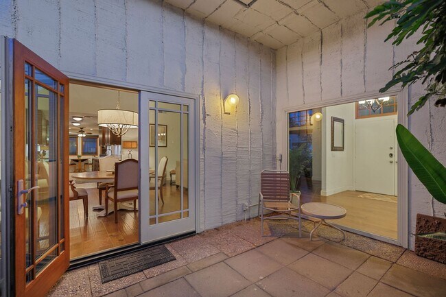 Building Photo - Luxury Golf Course Retreat in Indian Wells
