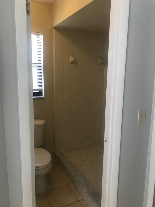 Building Photo - 7814SBC(100)