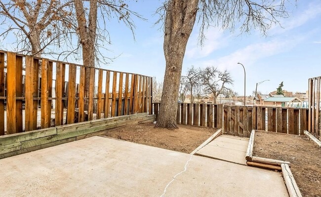 Building Photo - 11674 Community Center Dr