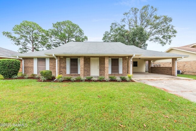 Building Photo - 102 Wisteria Dr