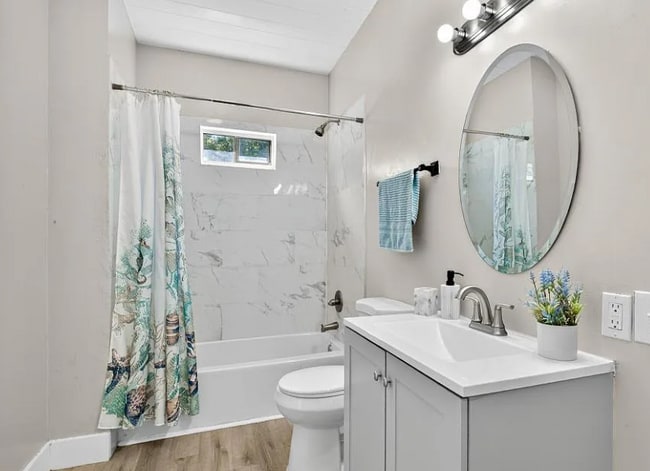 Building Photo - 5518 Alta St