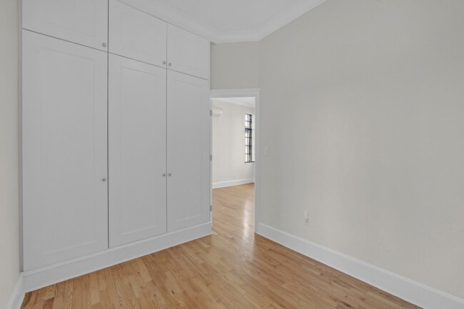 Building Photo - 127 E 69th St