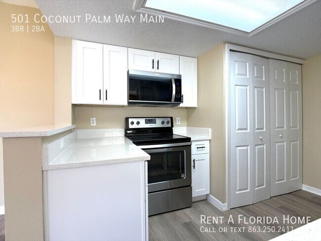 Building Photo - 501 Coconut Palm Way