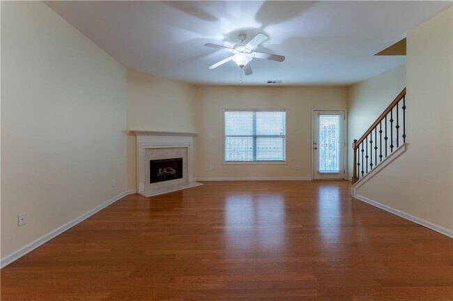 Building Photo - 6210 Elmshorn Way