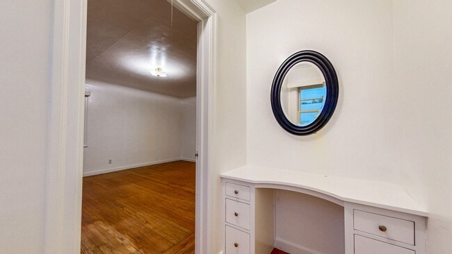 Building Photo - PURE Property Management -  Charming 2BR/1...
