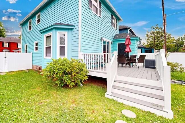 Building Photo - 1563 Elizabeth Rd