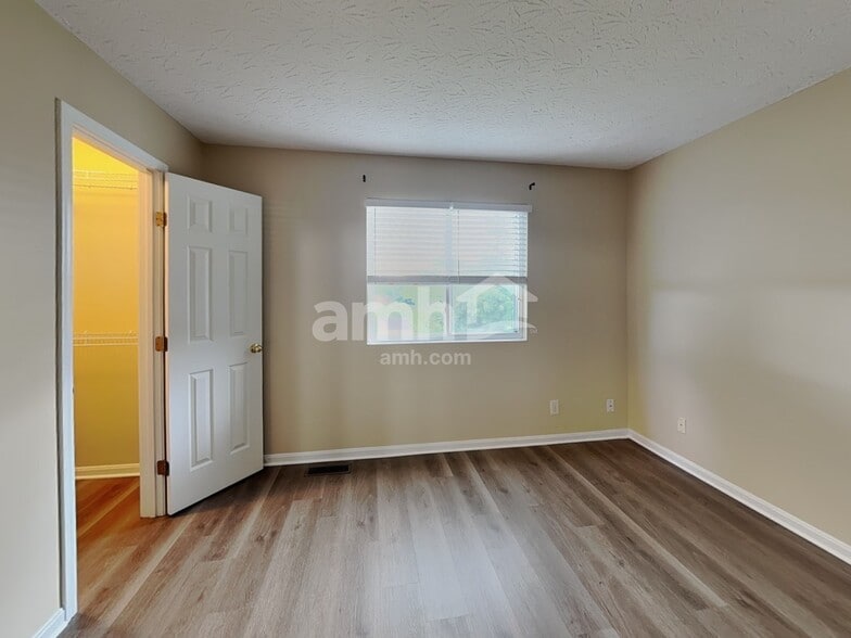 Building Photo - 563 Tupelo Dr