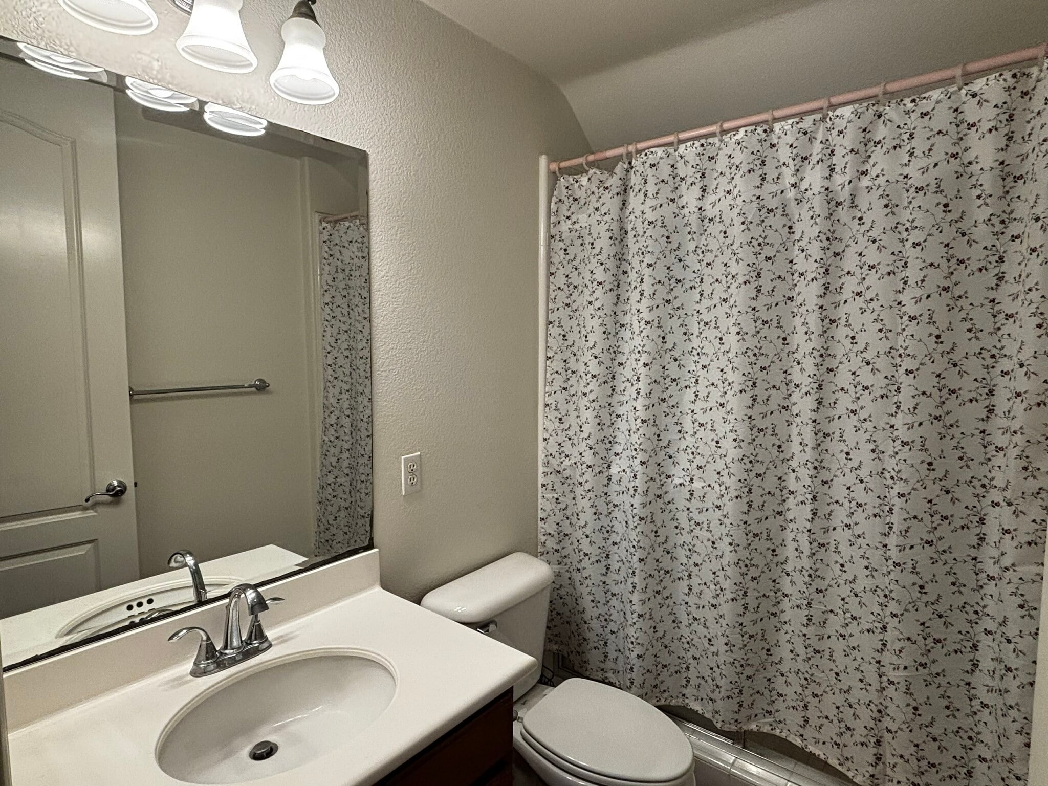 Building Photo - 2695 W Madison Cir