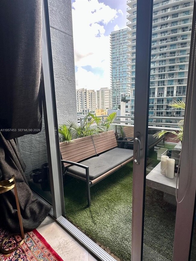 Building Photo - 1050 Brickell Ave