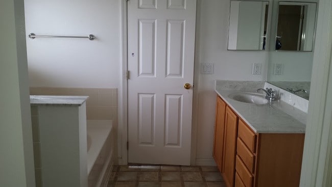 Building Photo - 1307 Bella Coola Dr