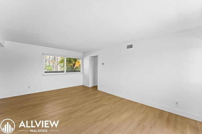 Building Photo - Newly Renovated 1 Bed / 1 Bath in Gated El Segundo Community – Pool, Gym, Parking & Prime Location