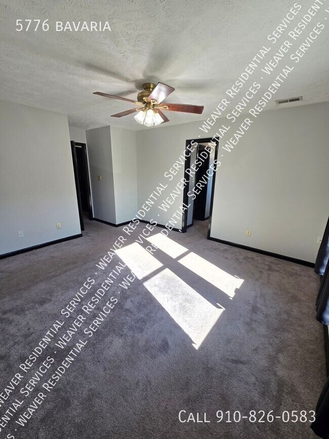 Building Photo - Cute Two Story in Fayetteville!