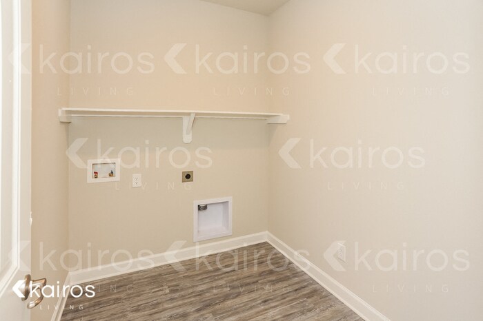Building Photo - 6425 Tiger Pointe Dr.
