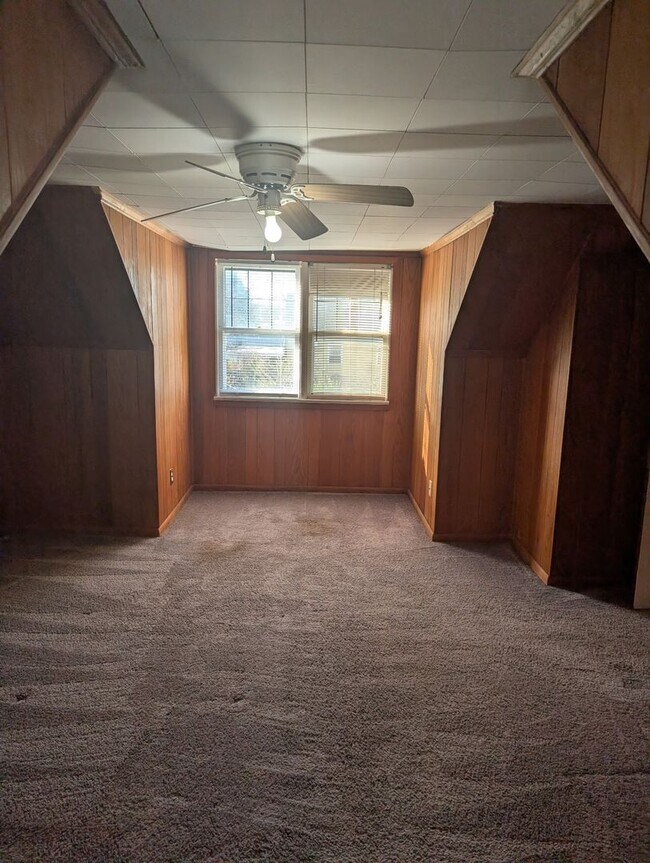 Building Photo - 4BD/2BA - University View - 1 car garage