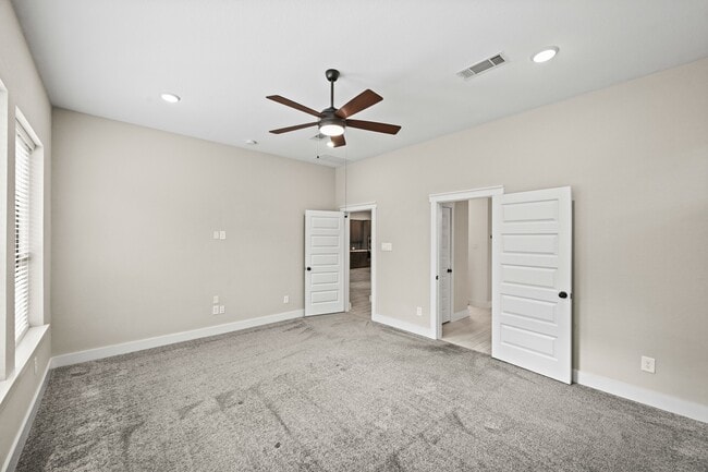 Building Photo - 15914 Dedication Dr