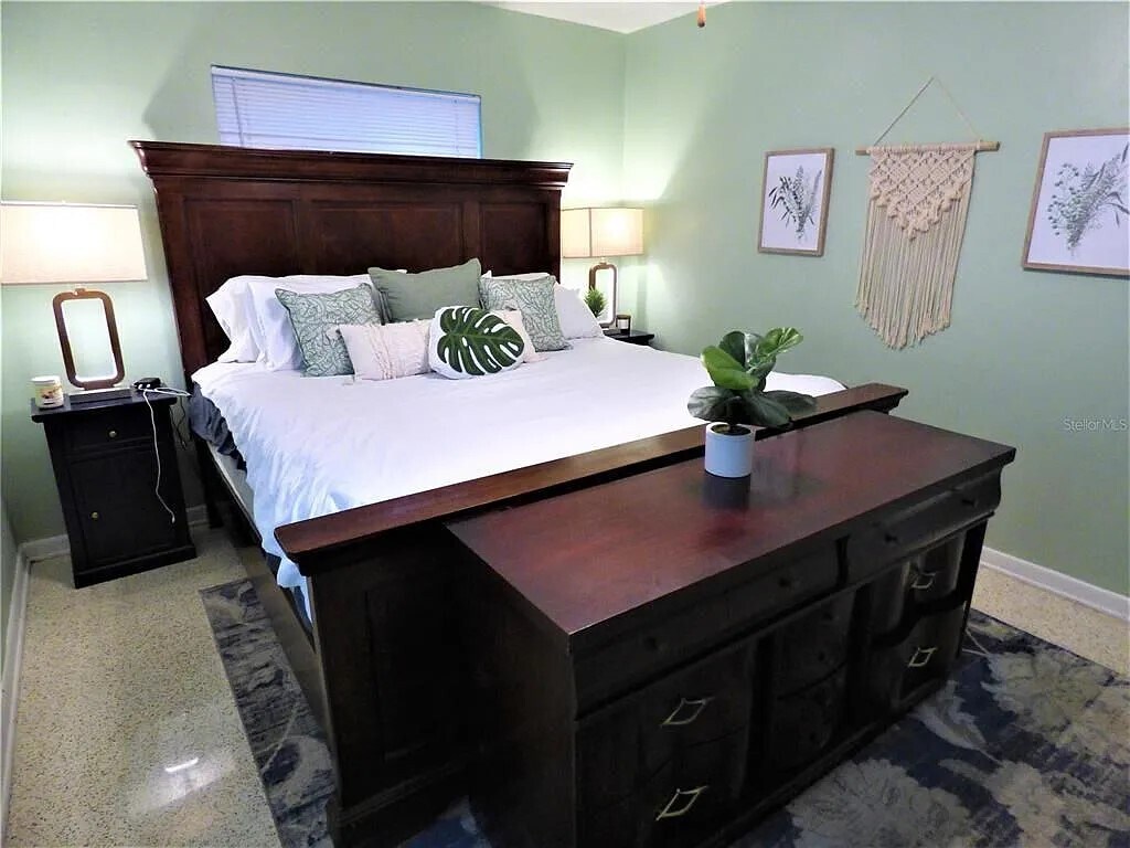 Building Photo - 1048 Mary Jane Ln