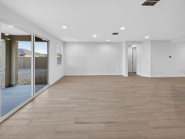 Building Photo - New Home at Wester Gardens! 4 Bedroom 3 Bathrooms!
