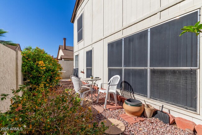 Building Photo - 501 E Topeka Dr