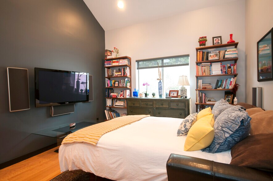 Bedroom 2 - 7121 Hillside Ave