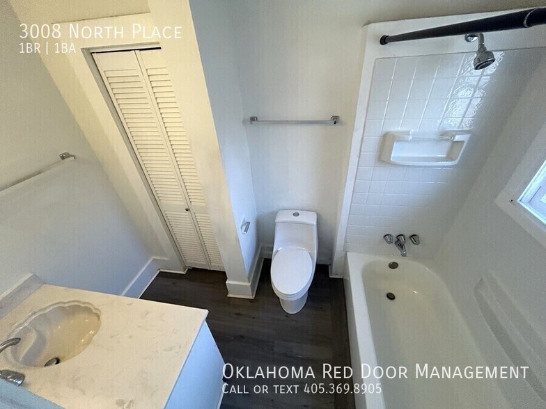 Building Photo - 3008 North Pl