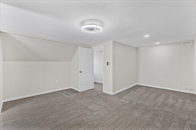 Building Photo - 545 Nassau Ave