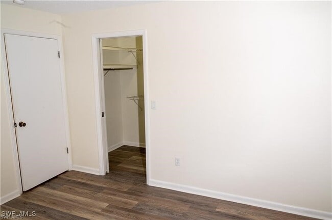 Building Photo - 5654 Eichen Cir