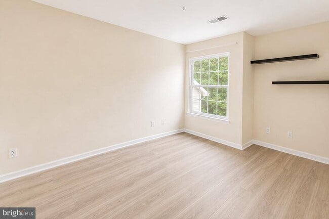 Building Photo - 18501 Fairlight Dr