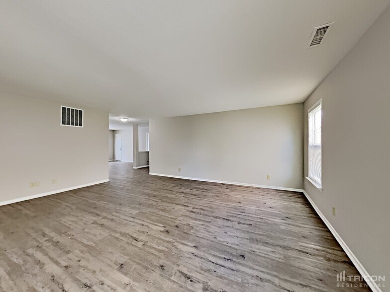 Building Photo - 6255 White Rabbit Pl