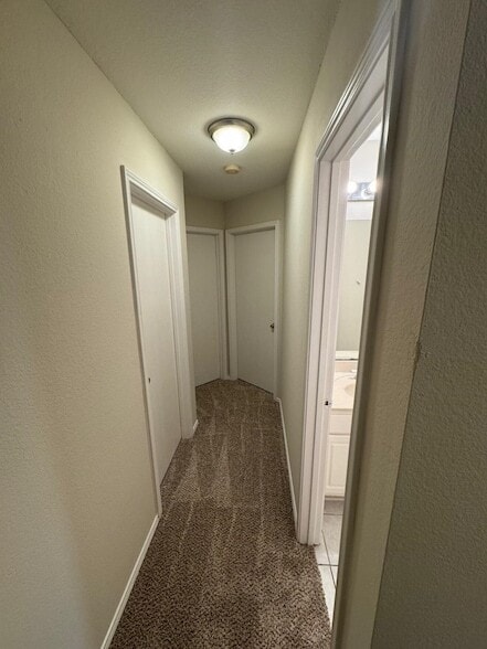 Building Photo - 9205 Lenox Dr