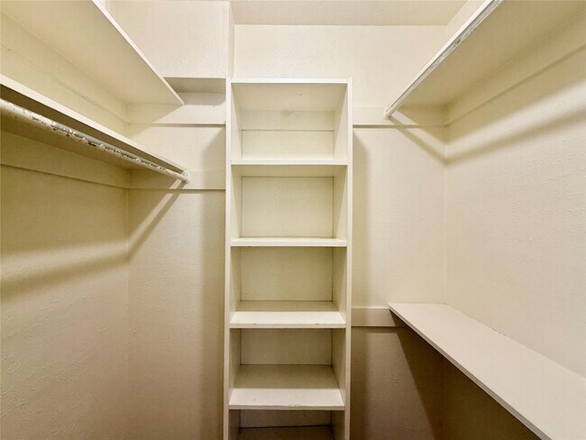 Building Photo - 1416 Sandy Creek Dr