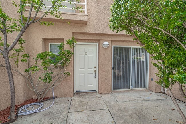 Building Photo - Palisades 3 Bedroom Townhome for Rent in Stevenson Ranch!