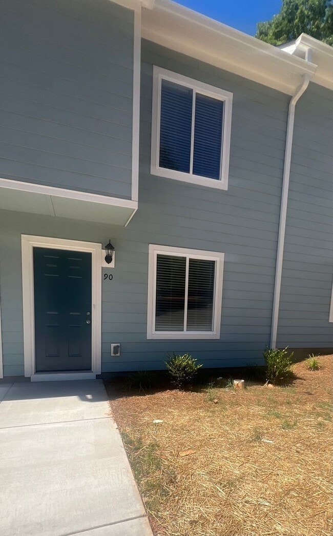 Building Photo - 2 Bedroom 1.5 Bath Townhome*