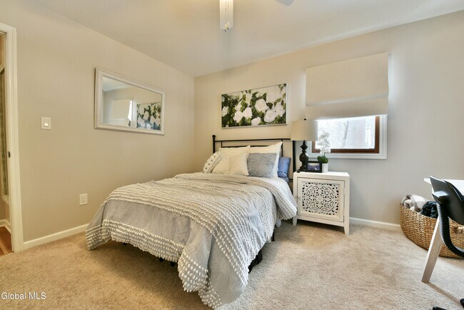 Building Photo - 9 Bell Flower Rd