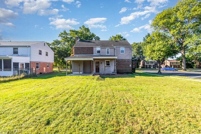 Building Photo - 1604 Carlisle Rd