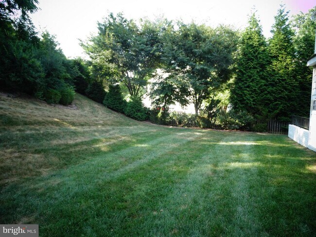 Building Photo - 6453 Swimmer Row Way