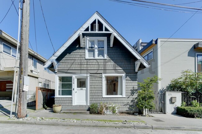 Building Photo - 2038 8th Ave N