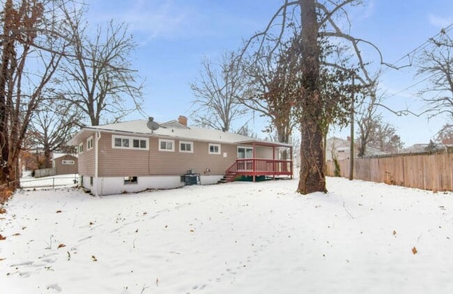 Building Photo - Coming Soon! Stylish 3-Bed, 2-Bath Home wi...