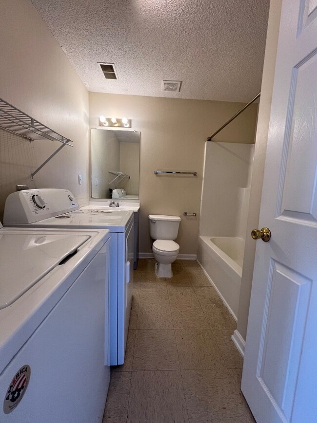 Building Photo - 102 A TENNESSEE AVE OAK GROVE KY 42262