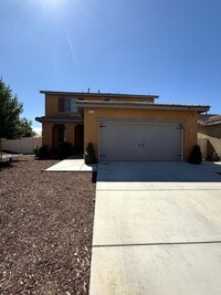 Building Photo - Beautiful 2 Story 4 Bedroom 3 Bathroom hom...