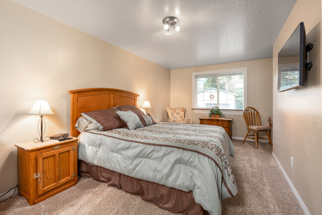 Bedroom - 7721 Interurban Blvd