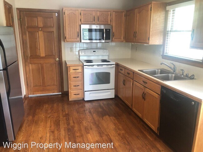 Building Photo - 4 br, 3.5 bath House - 709 Fawn Creek St