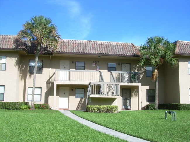 Building Photo - 6772 Palmetto Cir S