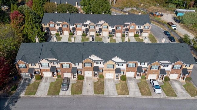 Building Photo - 3090 Branham Dr