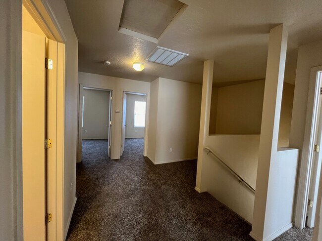 Building Photo - 12873 Alicia St