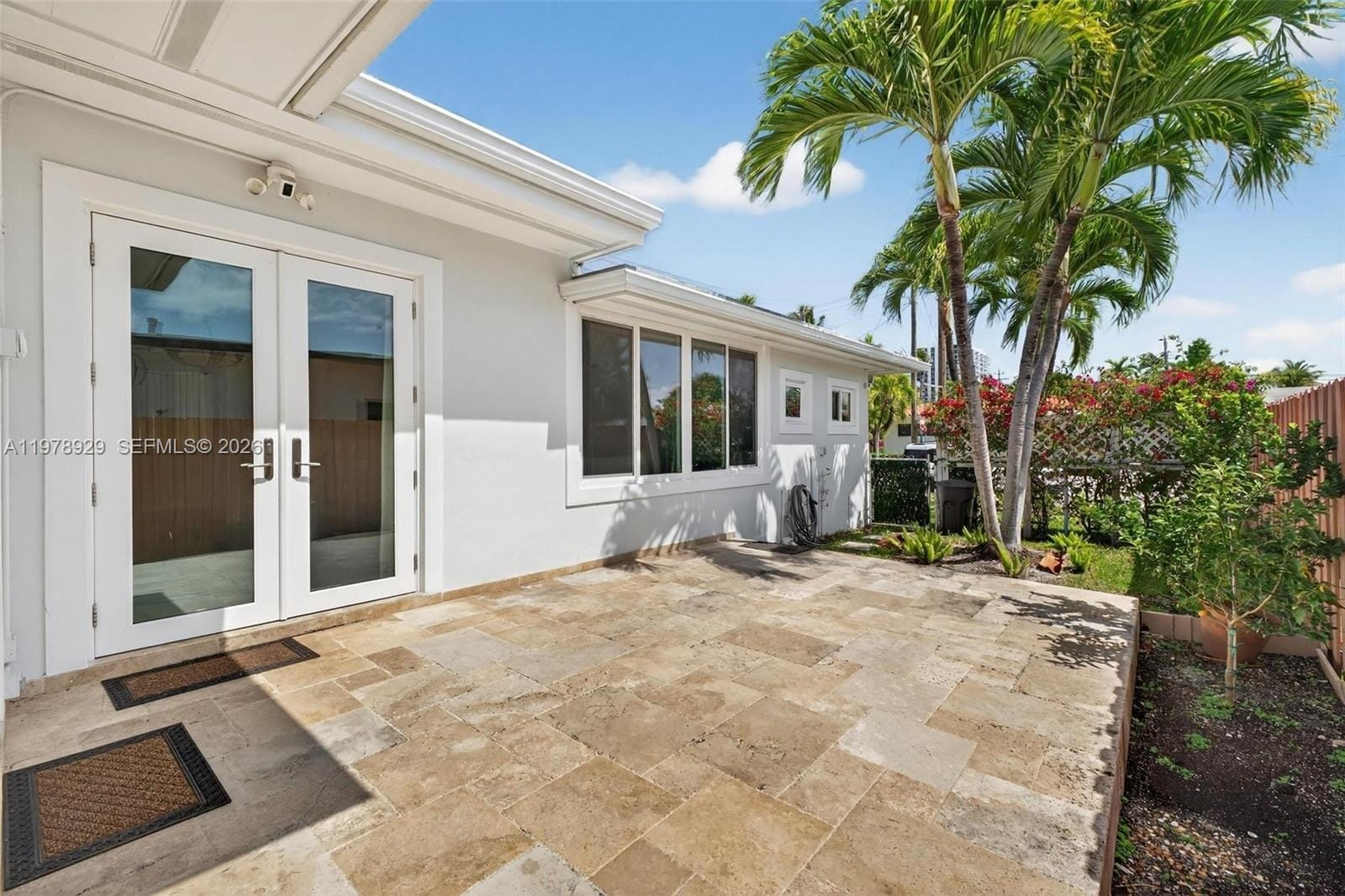 Building Photo - 1470 N Treasure Dr