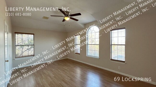 Building Photo - 69 Lockspring-